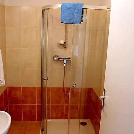 Szálloda M